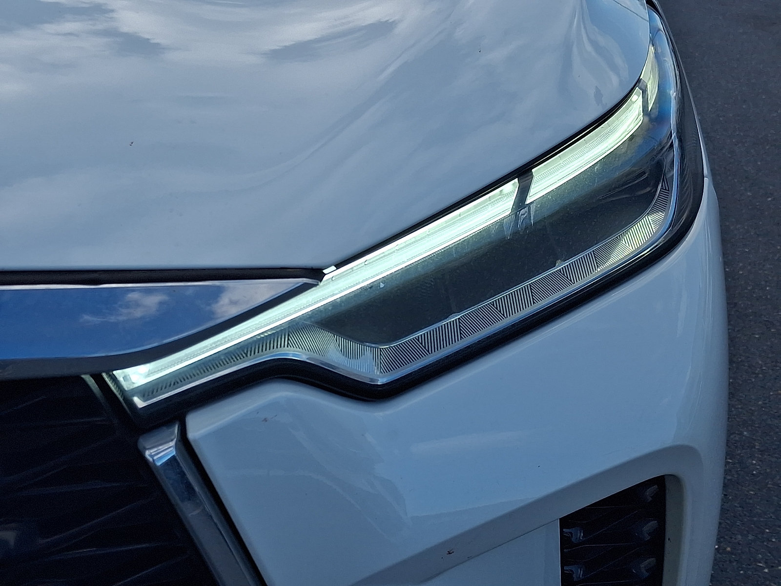 Certified 2025 INFINITI QX60 Sensory AWD/4WD image 9