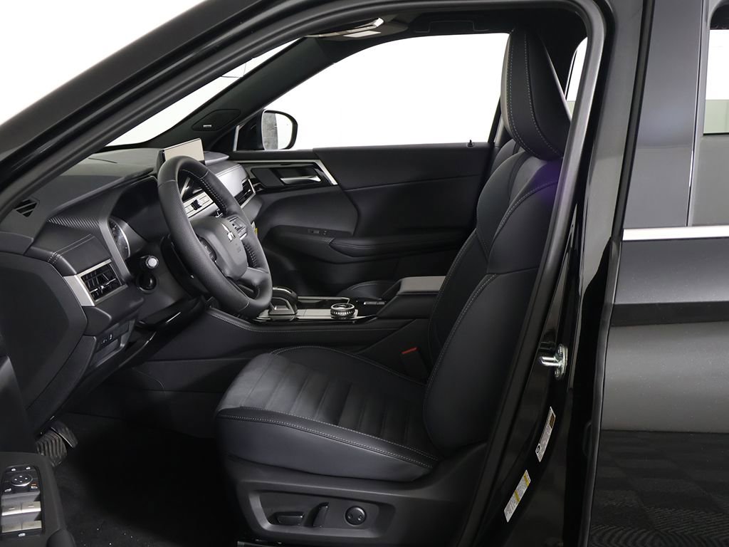 New 2026 Mitsubishi Outlander LE image 27