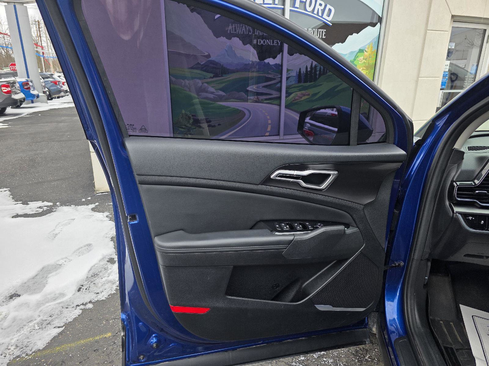 Used 2023 Kia Sportage EX image 12