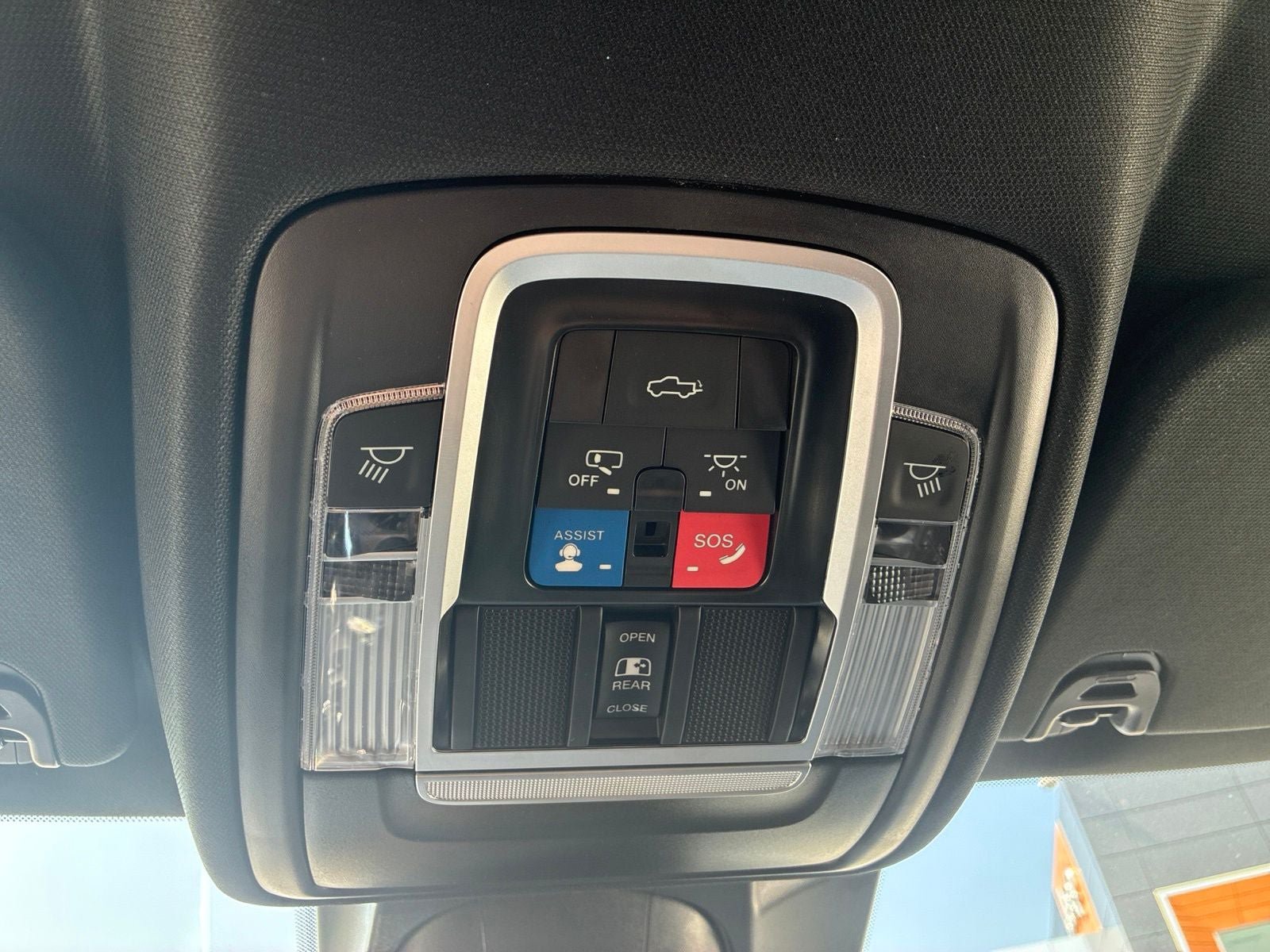 Used 2023 RAM 1500 Laramie AWD/4WD image 31