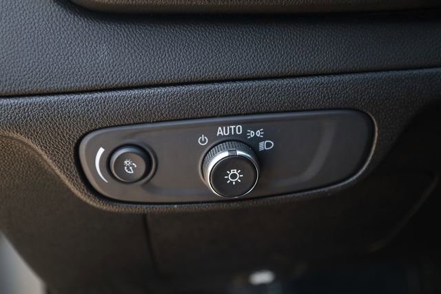 Used 2023 Chevrolet Bolt EUV LT image 10