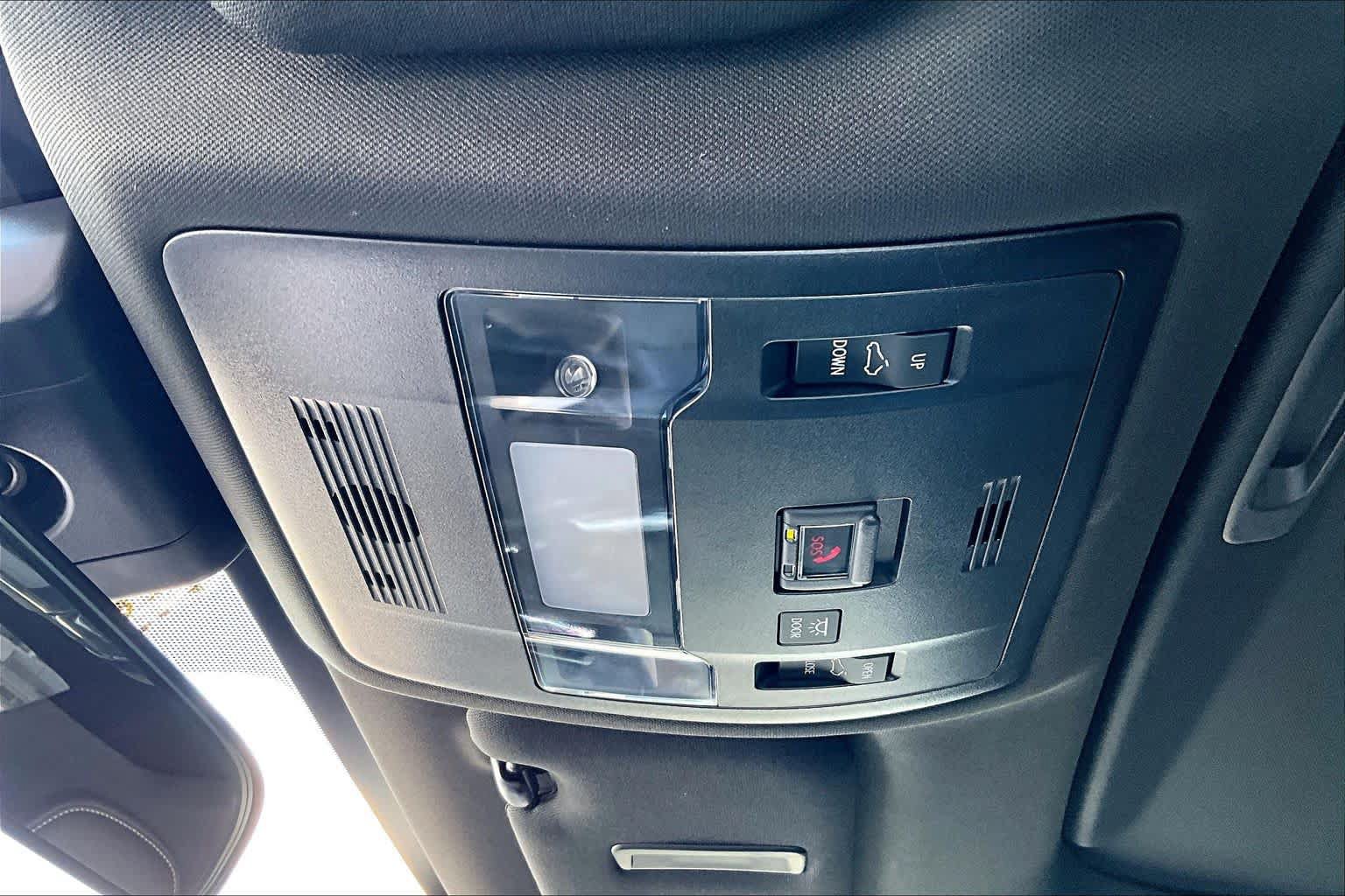 Used 2025 Lexus IS 350 F Sport w/ Accessory Package RWD image 32