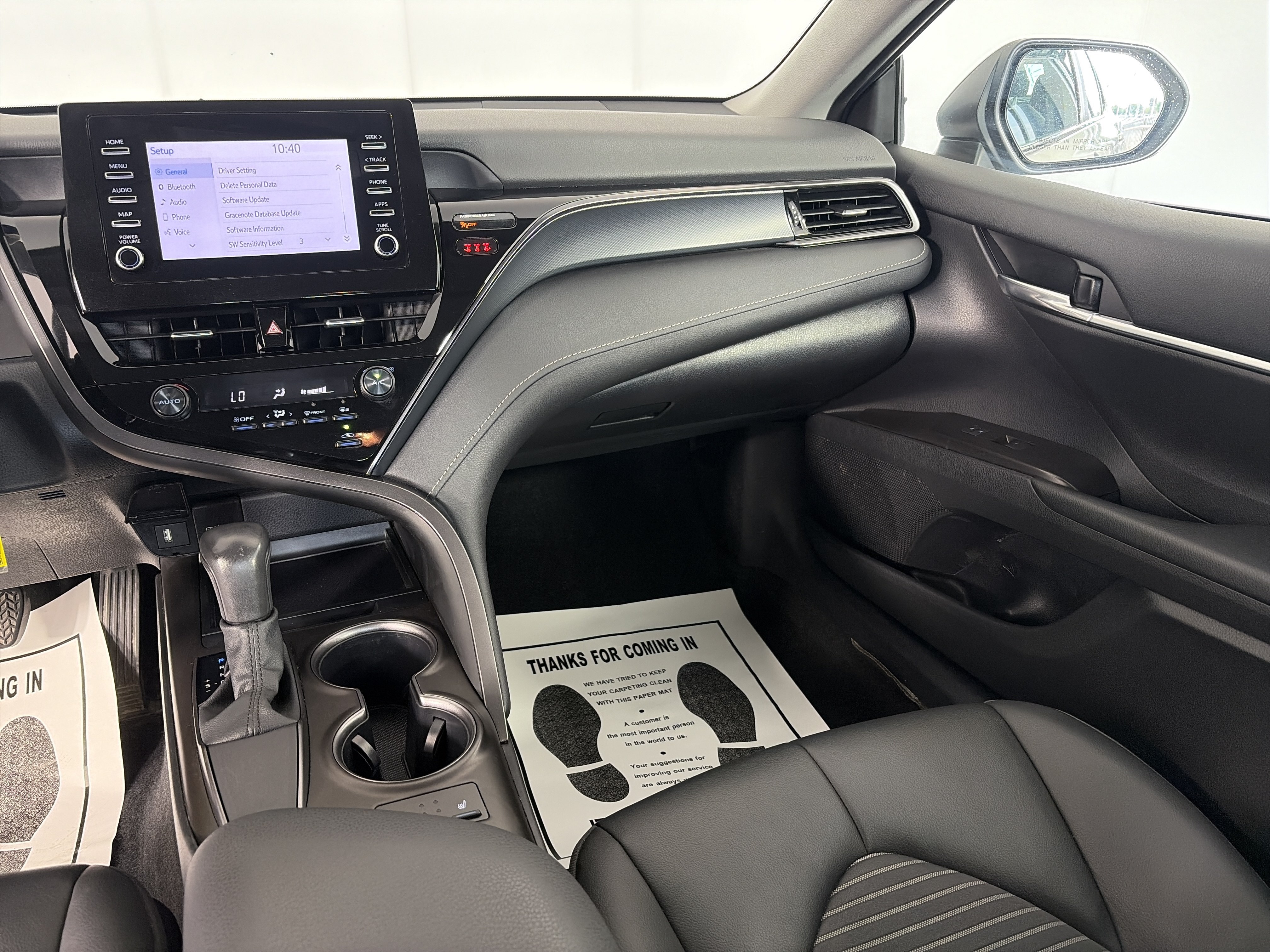 Used 2024 Toyota Camry SE FWD image 4