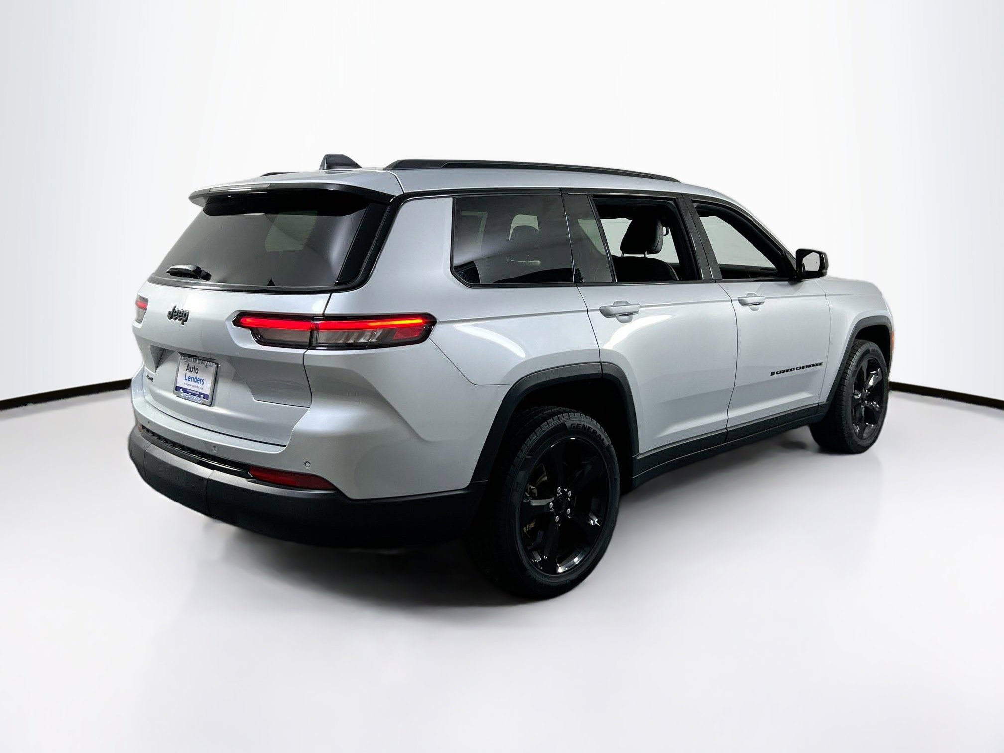Used 2023 Jeep Grand Cherokee L Laredo AWD/4WD image 5