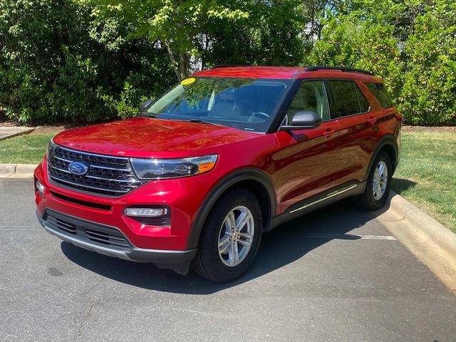 Used 2021 Ford Explorer XLT w/ Equipment Group 202A RWD image 3