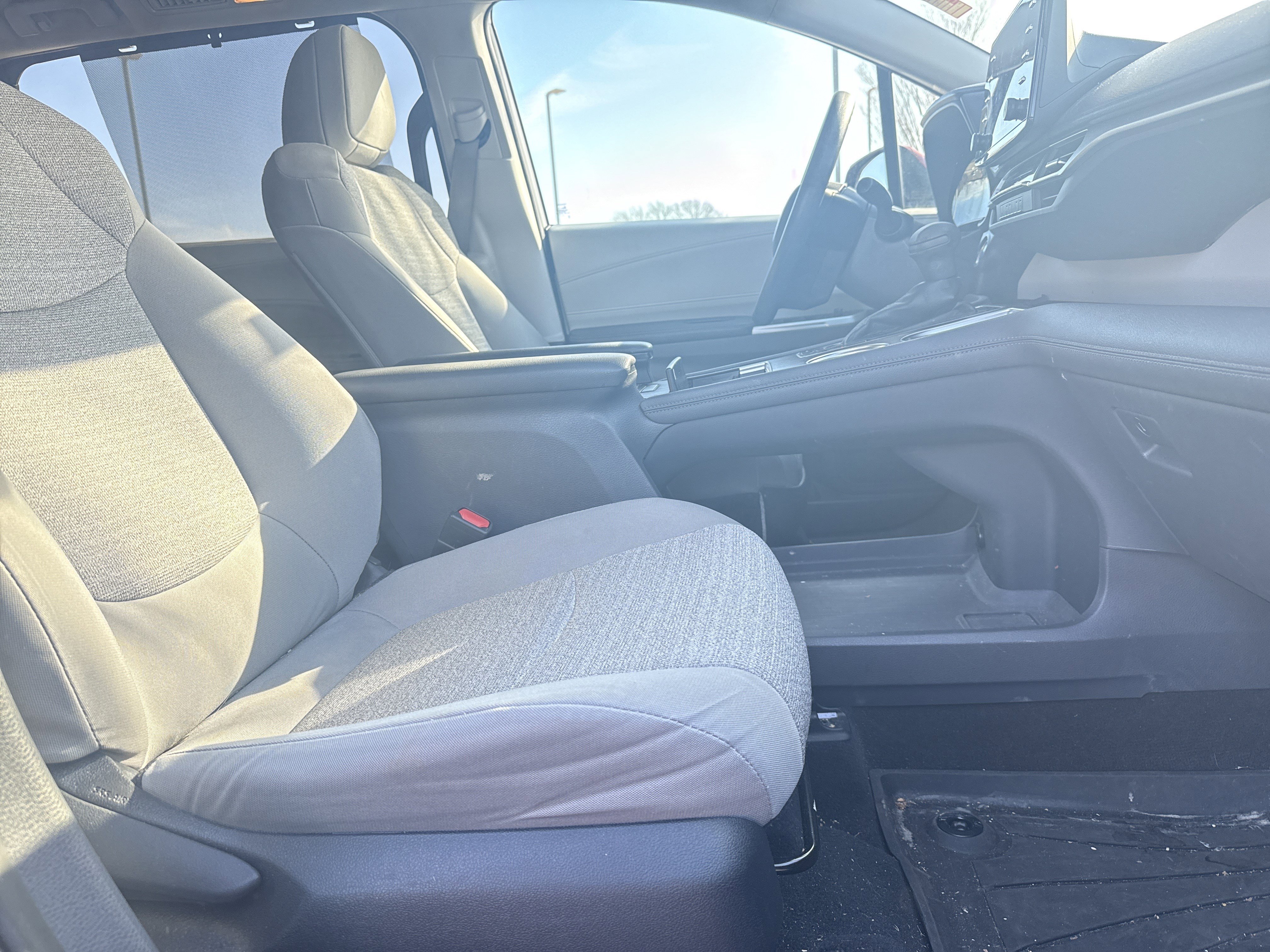 Used 2022 Toyota Sienna LE image 31