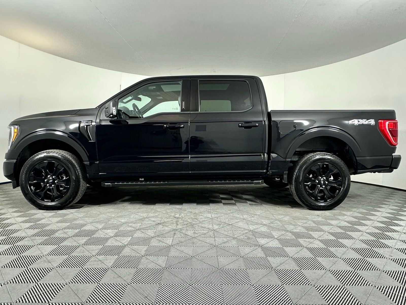 Used 2023 Ford F150 XLT w/ Equipment Group 302A High image 19