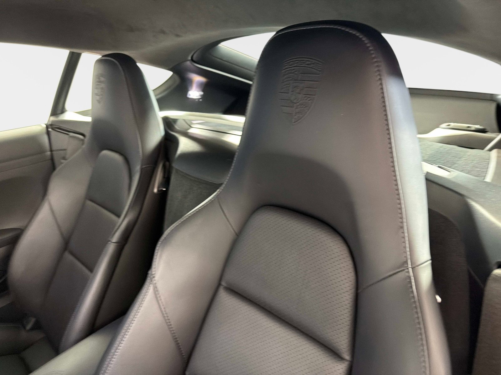 Used 2019 Porsche 718 Cayman GTS RWD image 32