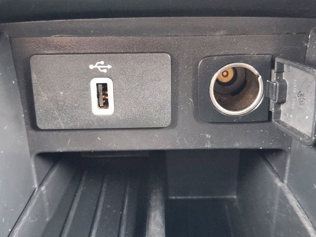 Used 2017 Ford Explorer Limited w/ Equipment Group 301A FWD image 24