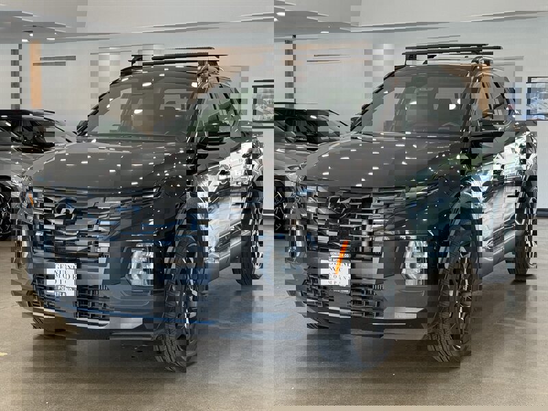 Used 2023 Hyundai Santa Cruz Limited image 1
