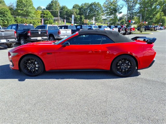 Used 2024 Ford Mustang GT Premium image 7