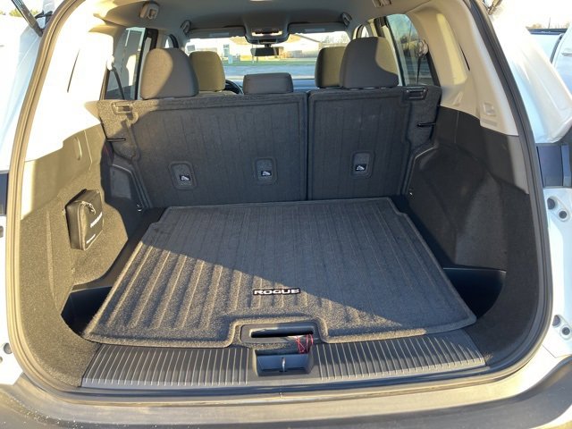 Used 2023 Nissan Rogue S image 8