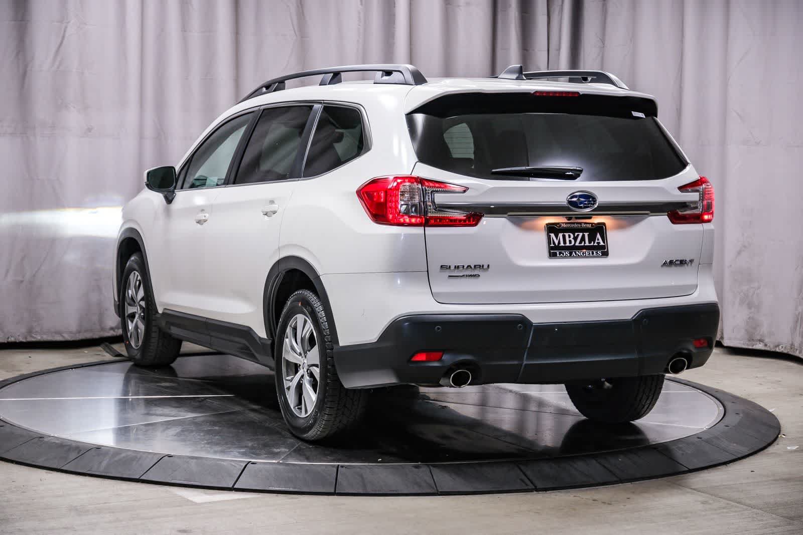 Used 2024 Subaru Ascent Premium w/ Convenience Package AWD/4WD image 2
