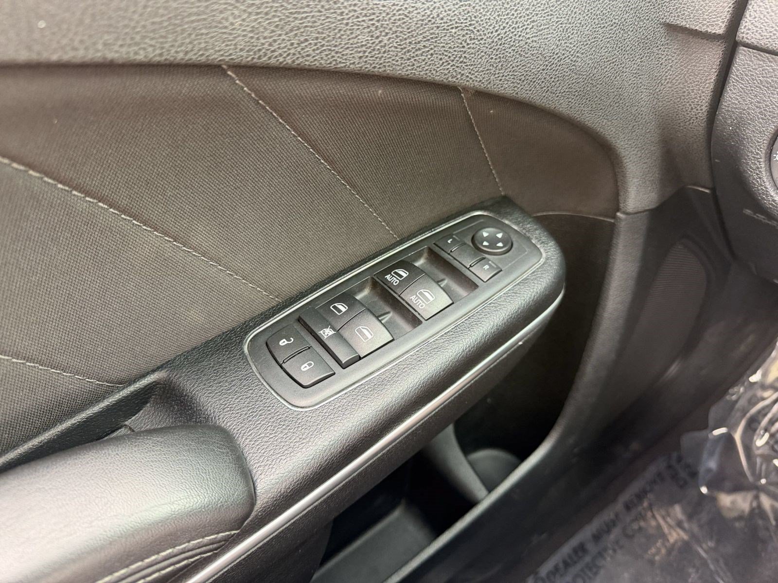 Used 2017 Dodge Charger SXT AWD/4WD image 24