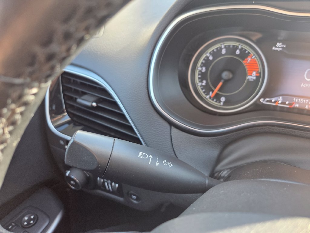 Used 2019 Jeep Cherokee Limited AWD/4WD image 15