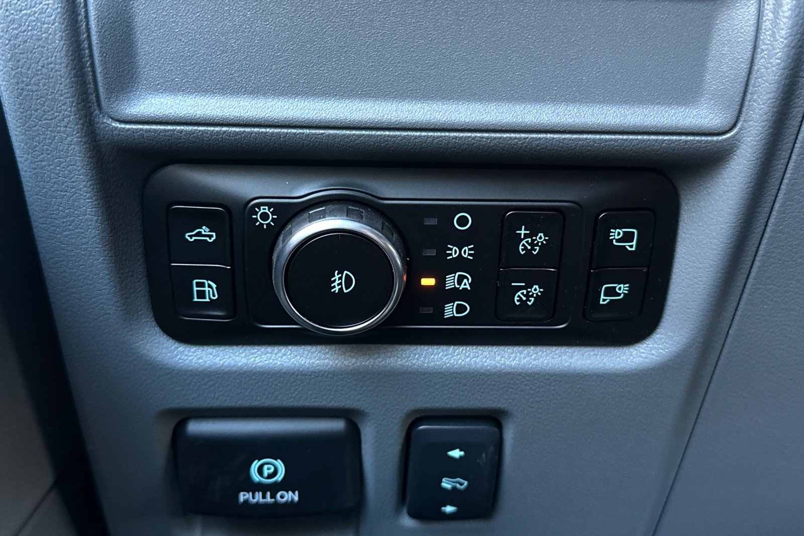 New 2025 Ford F150 Lariat w/ Equipment Group 502A High image 26