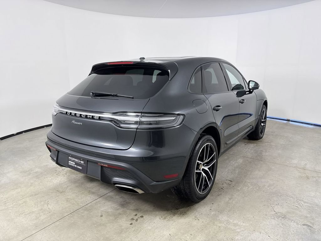 Certified 2025 Porsche Macan image 7