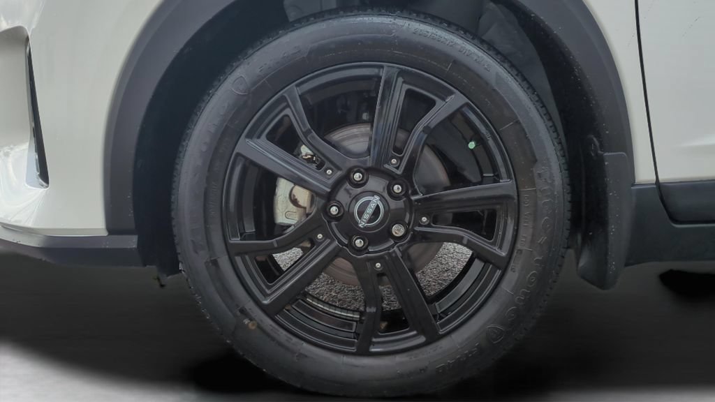 Certified 2024 Nissan Kicks SR w/ SR Premium Package FWD image 10