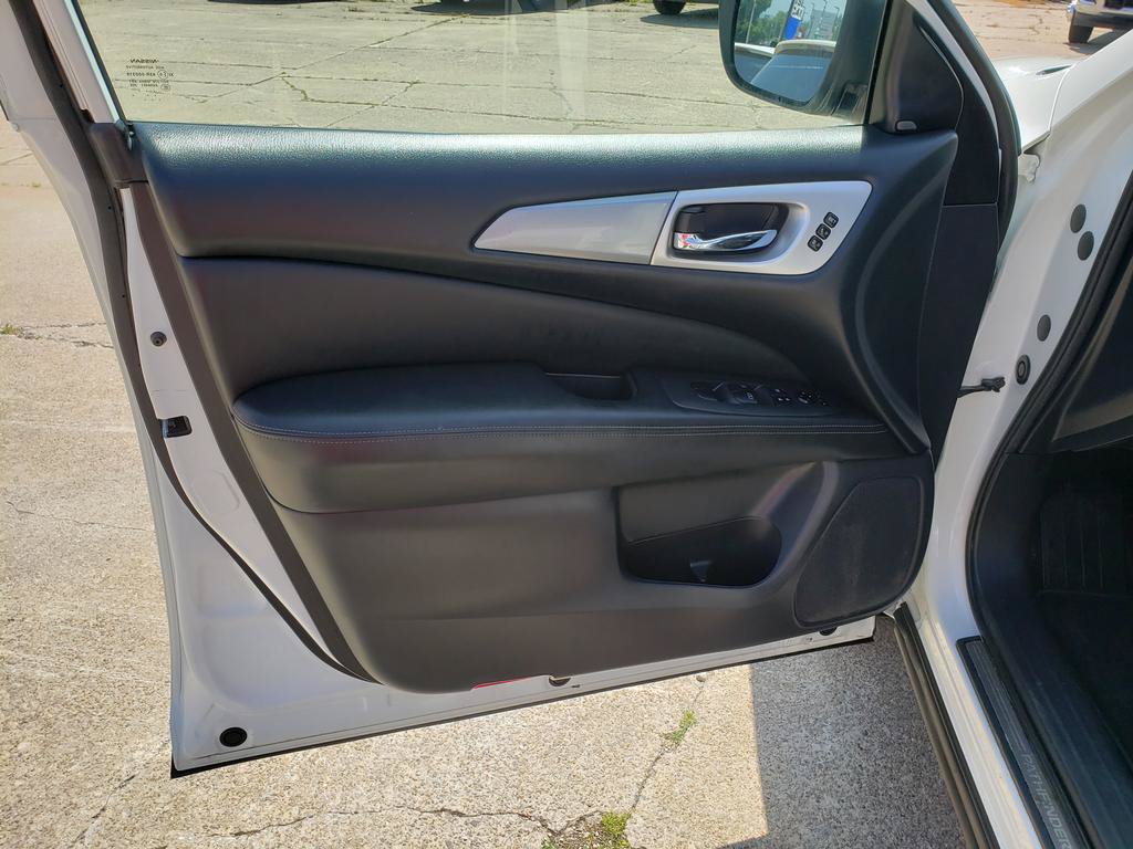 Used 2018 Nissan Pathfinder SL AWD/4WD image 13