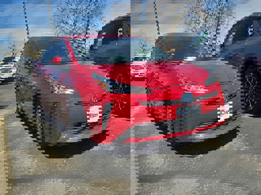 Used 2021 Toyota Prius LE image 3