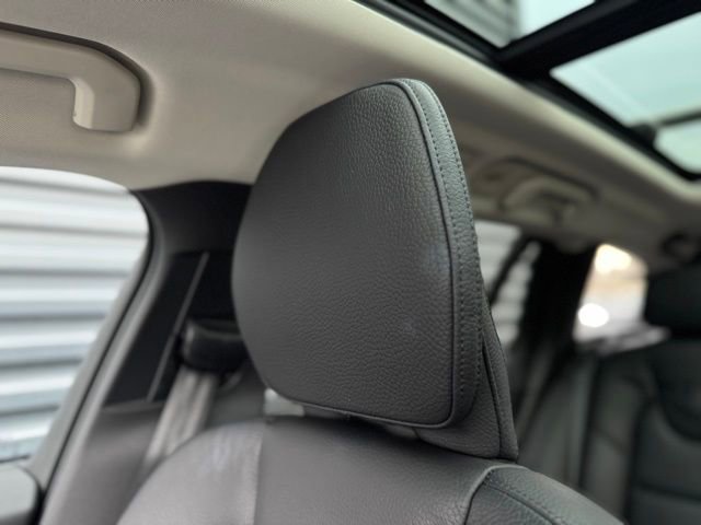 Used 2021 Volvo V60 T5 Cross Country w/ Climate Package image 30