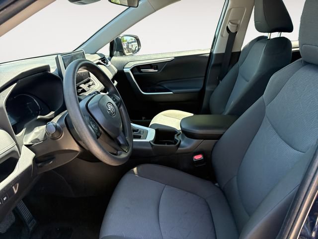 Used 2025 Toyota RAV4 XLE AWD/4WD image 9