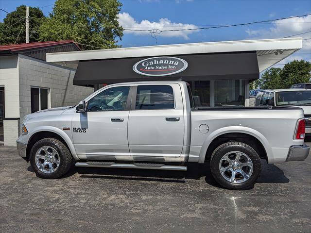 Used 2017 RAM 1500 Laramie AWD/4WD image 2