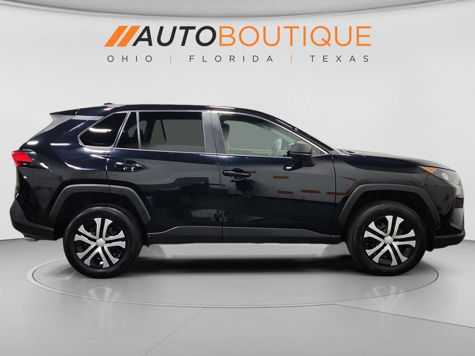 Used 2022 Toyota RAV4 LE AWD/4WD image 6