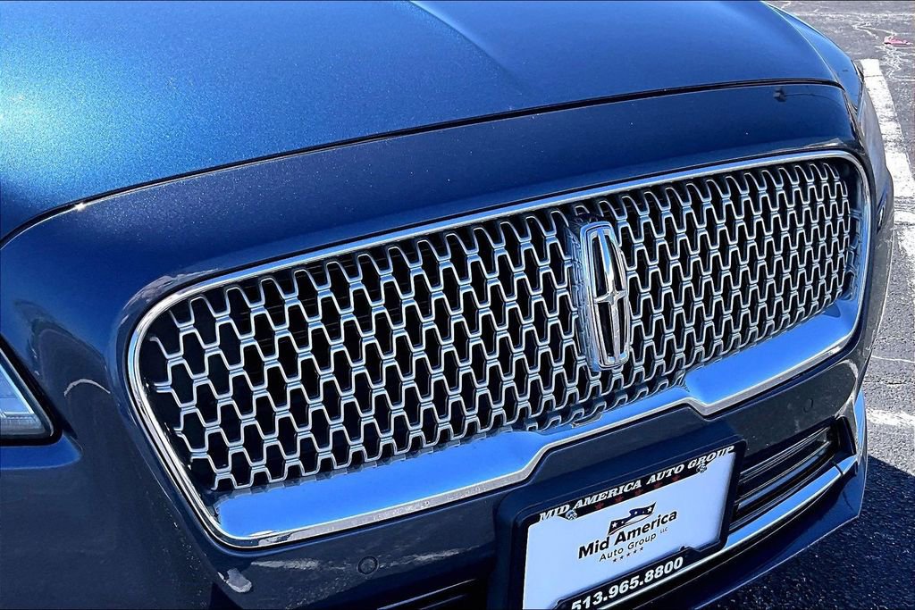 Used 2017 Lincoln Continental Select image 27