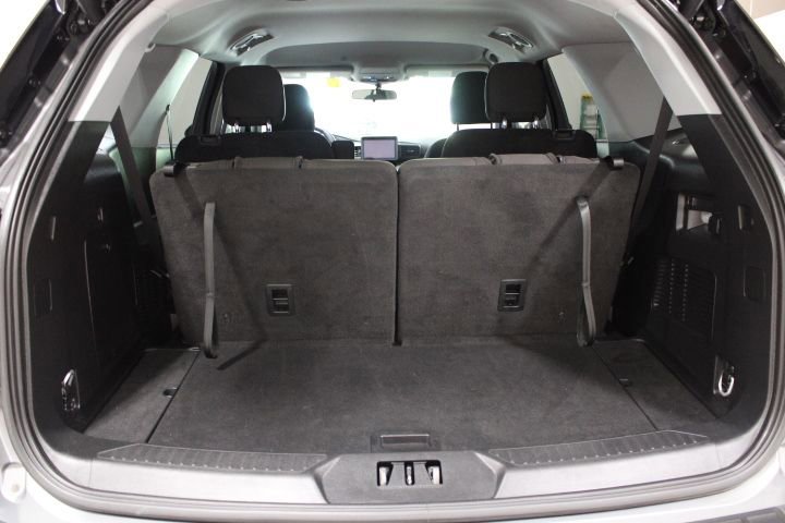 Used 2023 Ford Explorer XLT image 59