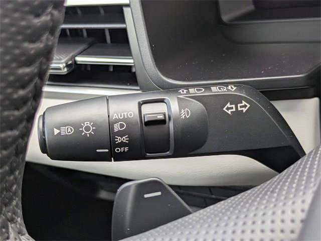 New 2025 Mitsubishi Outlander SE image 28