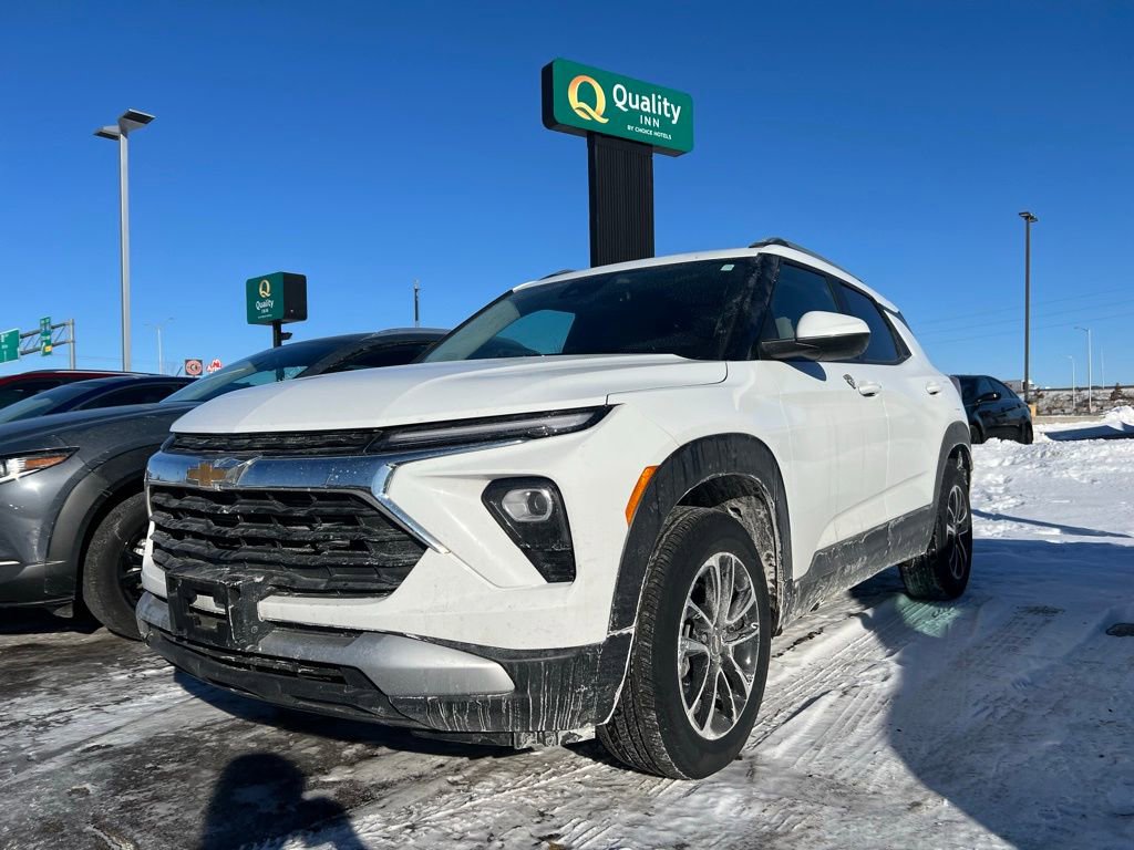 Used 2024 Chevrolet TrailBlazer LT w/ Convenience Package image 3