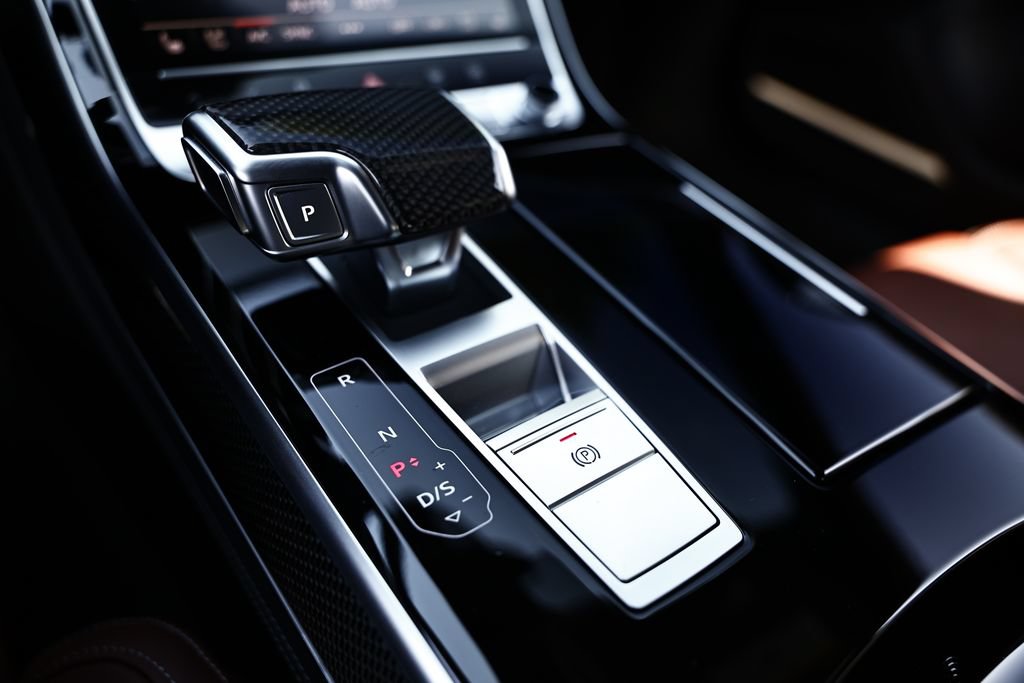 Used 2025 Audi S8 AWD/4WD image 40