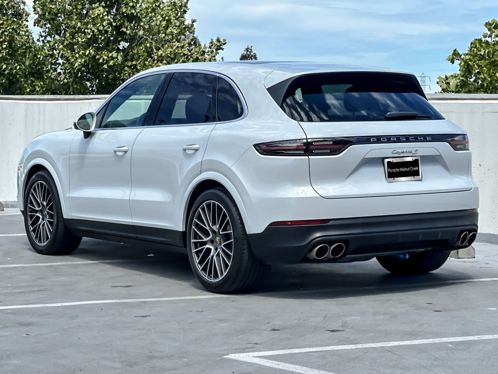Certified 2022 Porsche Cayenne S AWD/4WD image 4