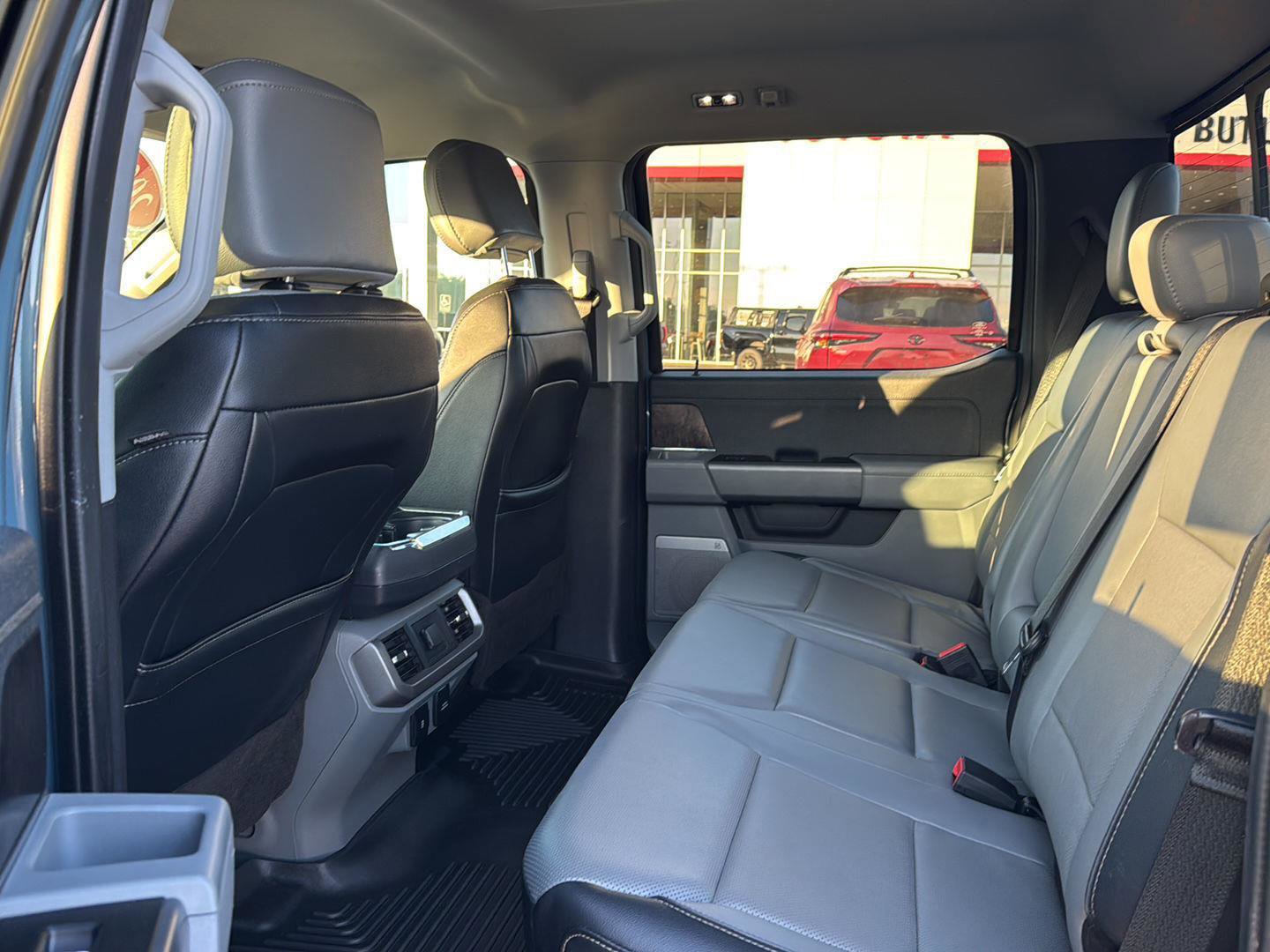 Used 2023 Ford F150 Lariat image 9