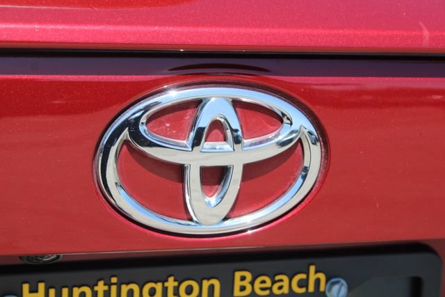 Used 2022 Toyota RAV4 XLE FWD image 8