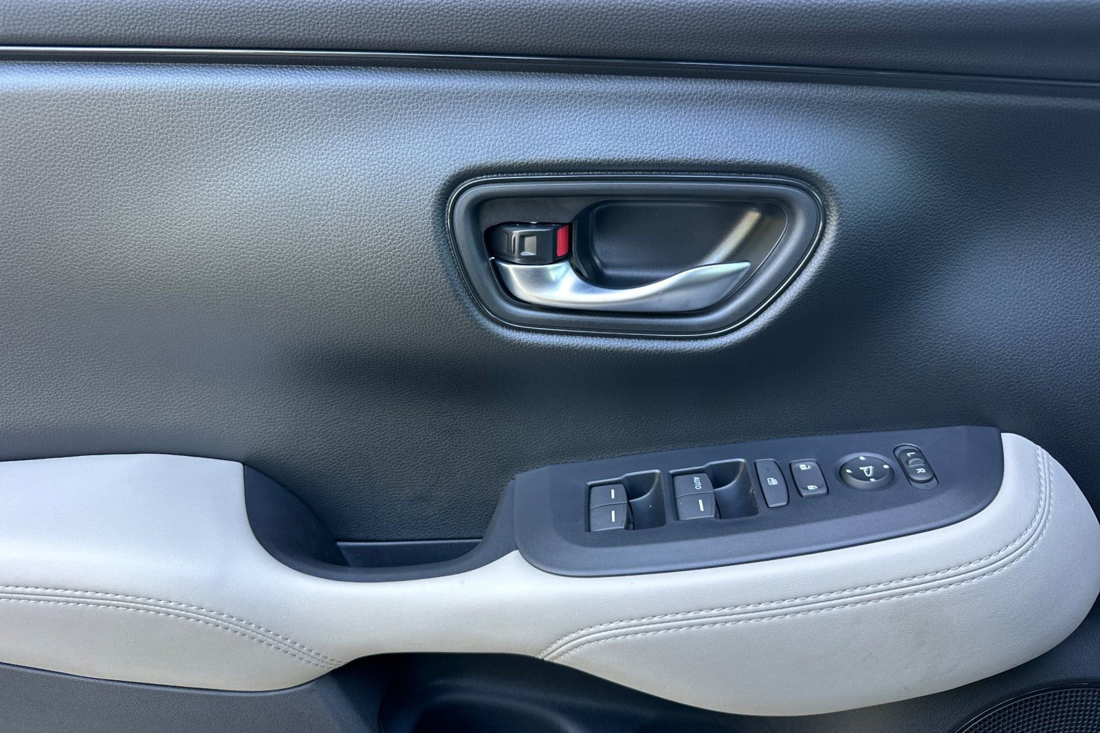 New 2027 Honda HR-V LX image 10