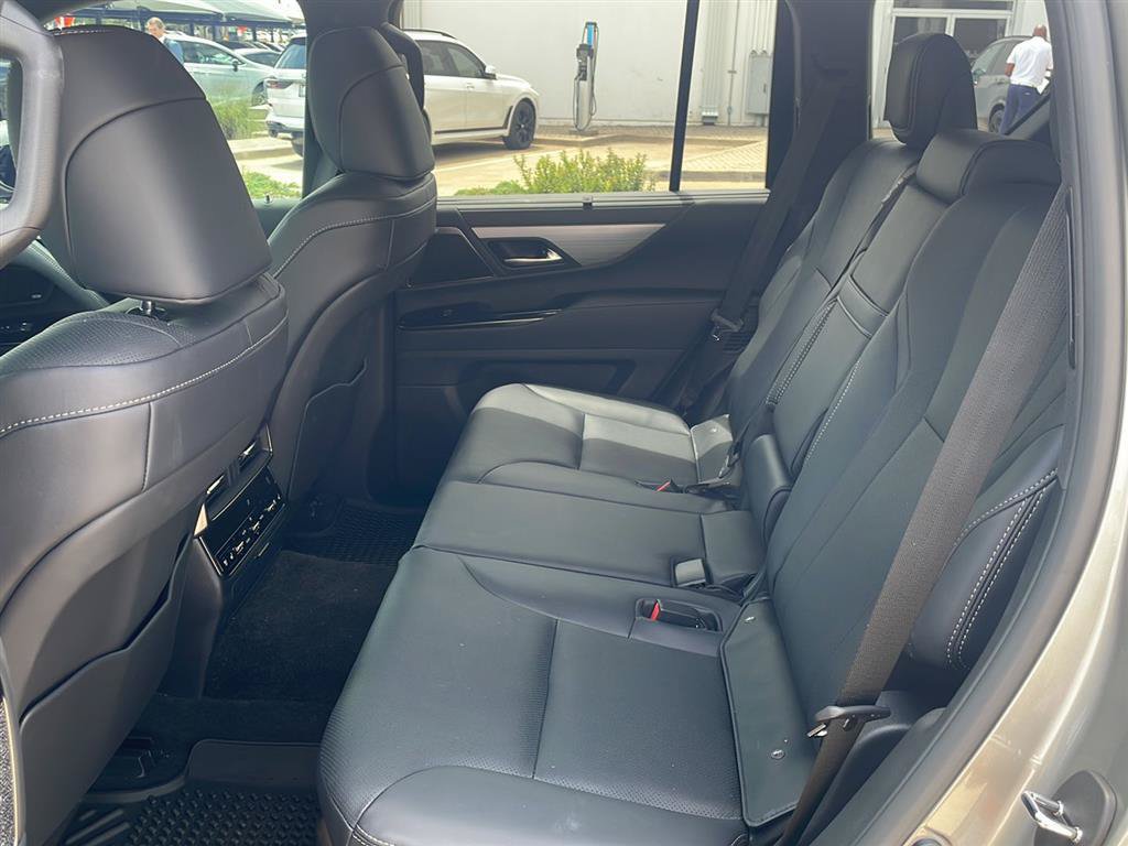 Used 2025 Lexus LX 700h F Sport AWD/4WD image 7