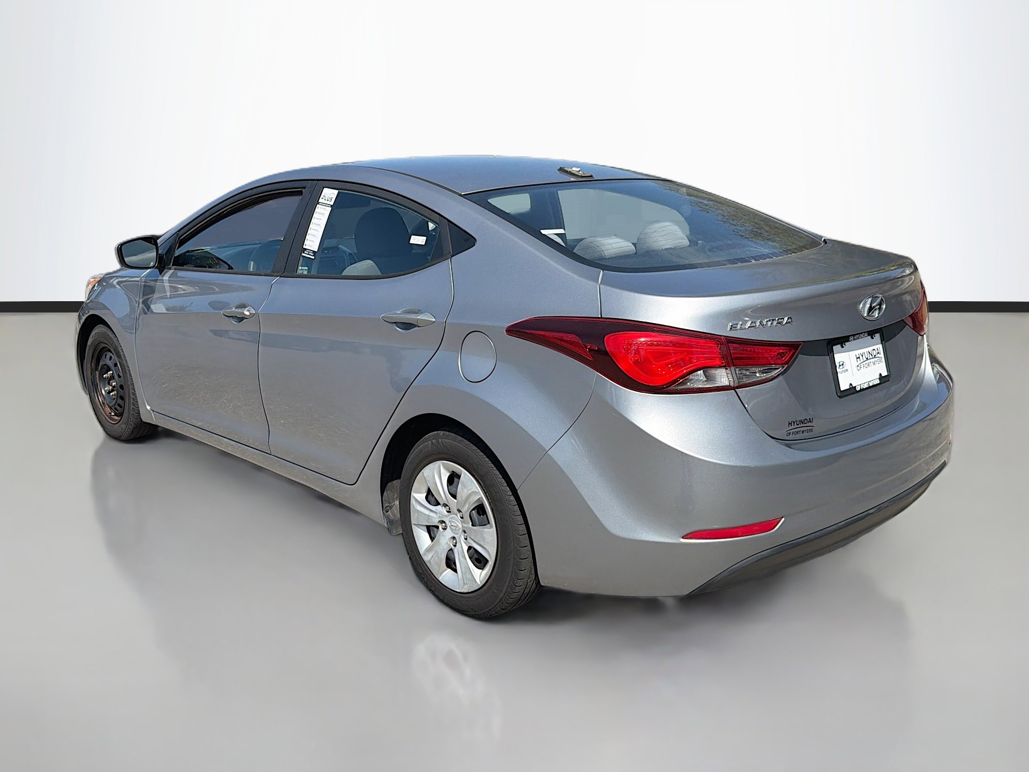 Used 2016 Hyundai Elantra SE image 5