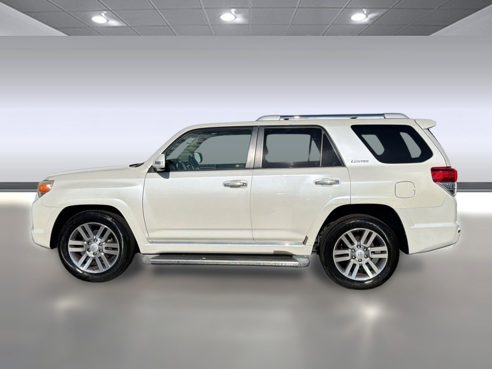 Used 2010 Toyota 4Runner Limited RWD image 2