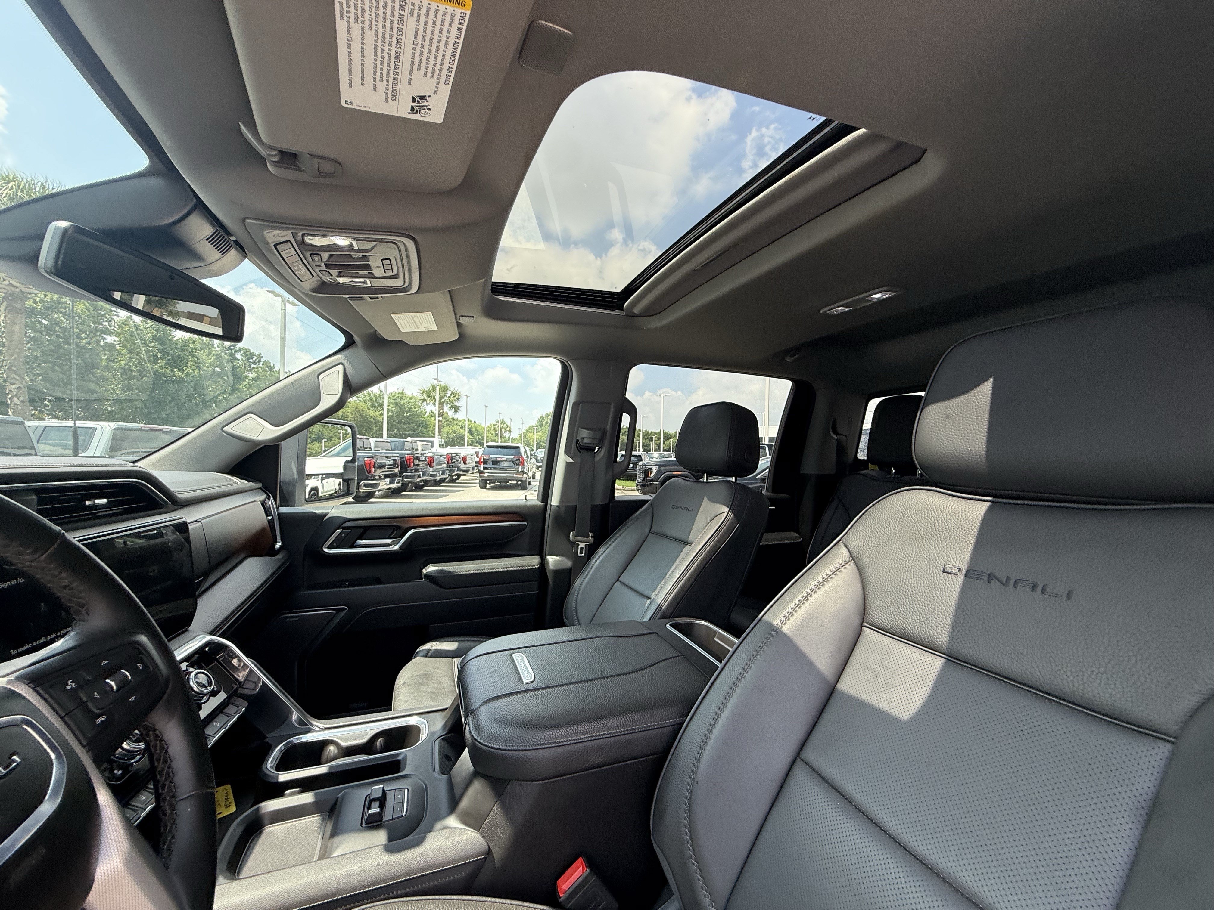 Used 2025 GMC Sierra 2500 Denali AWD/4WD image 23