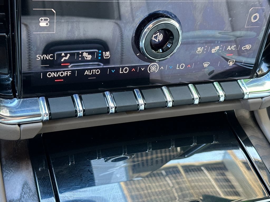 Used 2026 GMC Yukon Denali RWD image 21