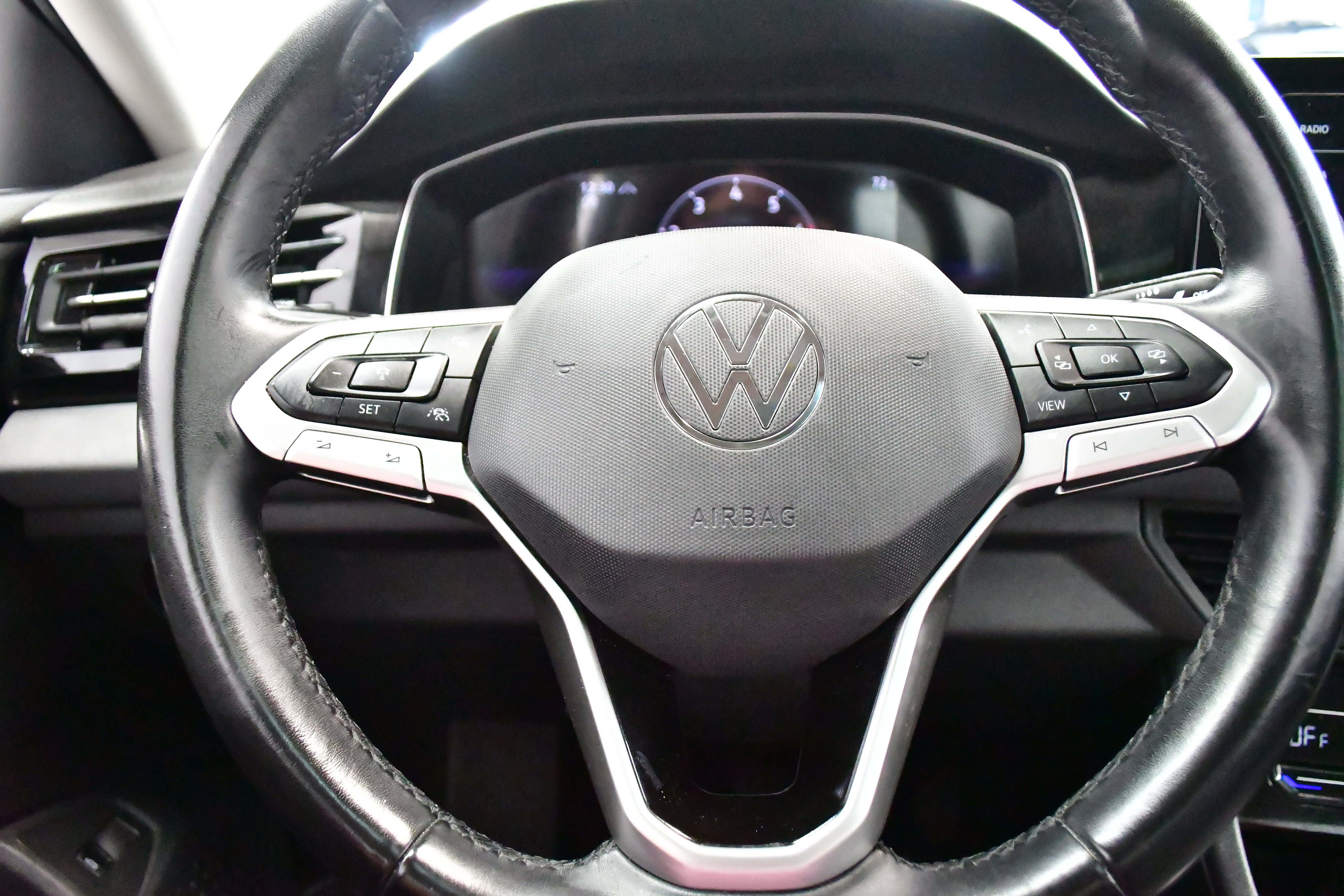 Used 2025 Volkswagen Jetta SE FWD image 20