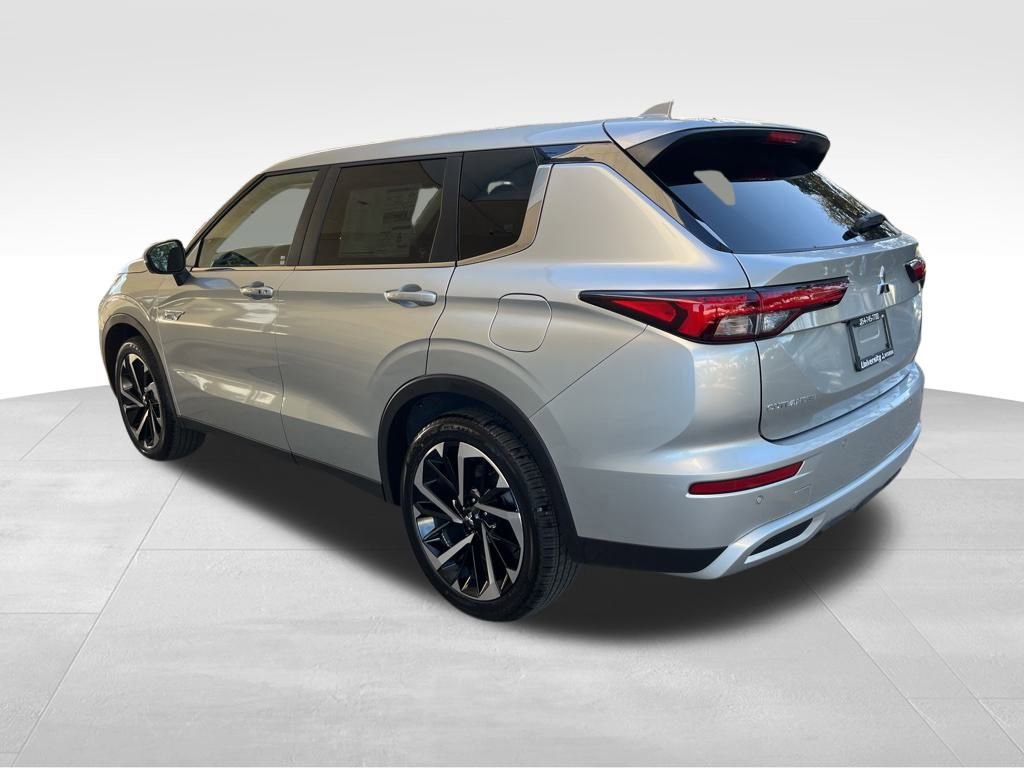 New 2025 Mitsubishi Outlander SE image 4