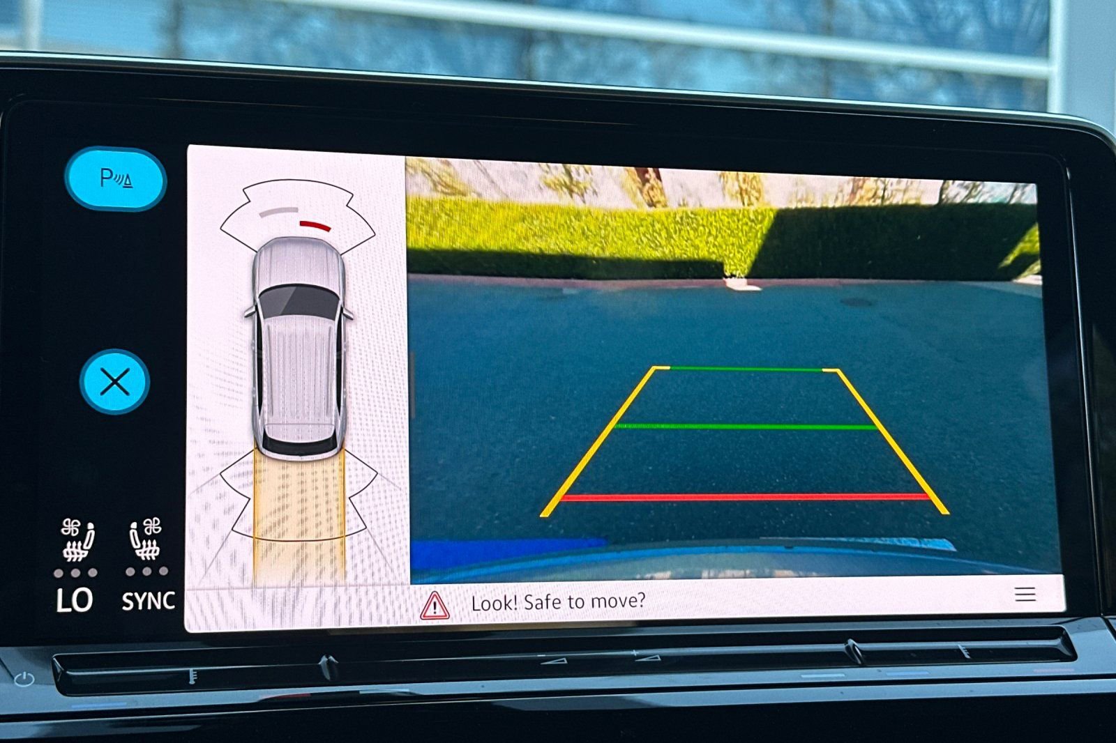 Used 2024 Volkswagen Atlas Cross Sport SE image 22