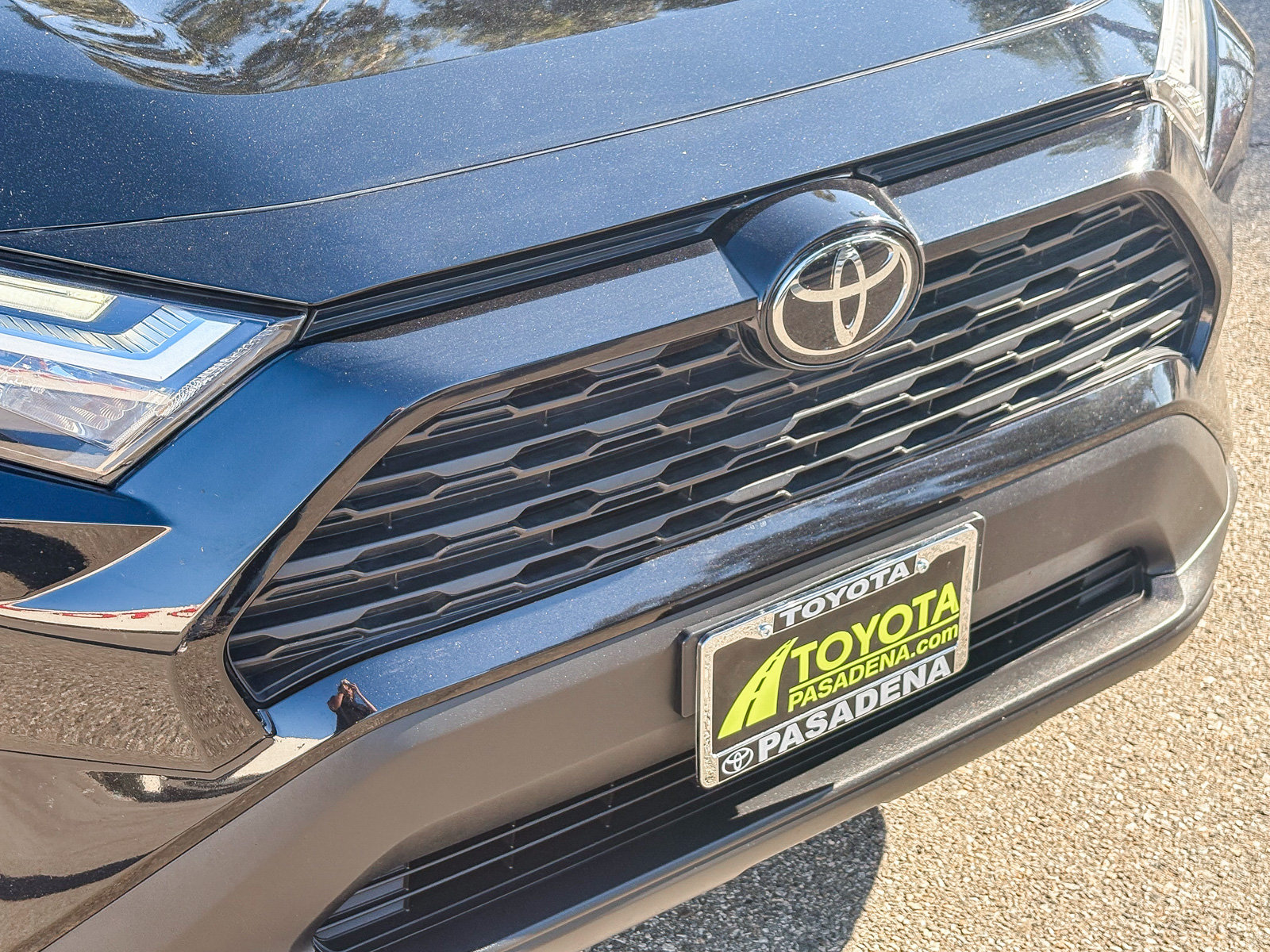 Used 2024 Toyota RAV4 LE AWD/4WD image 5