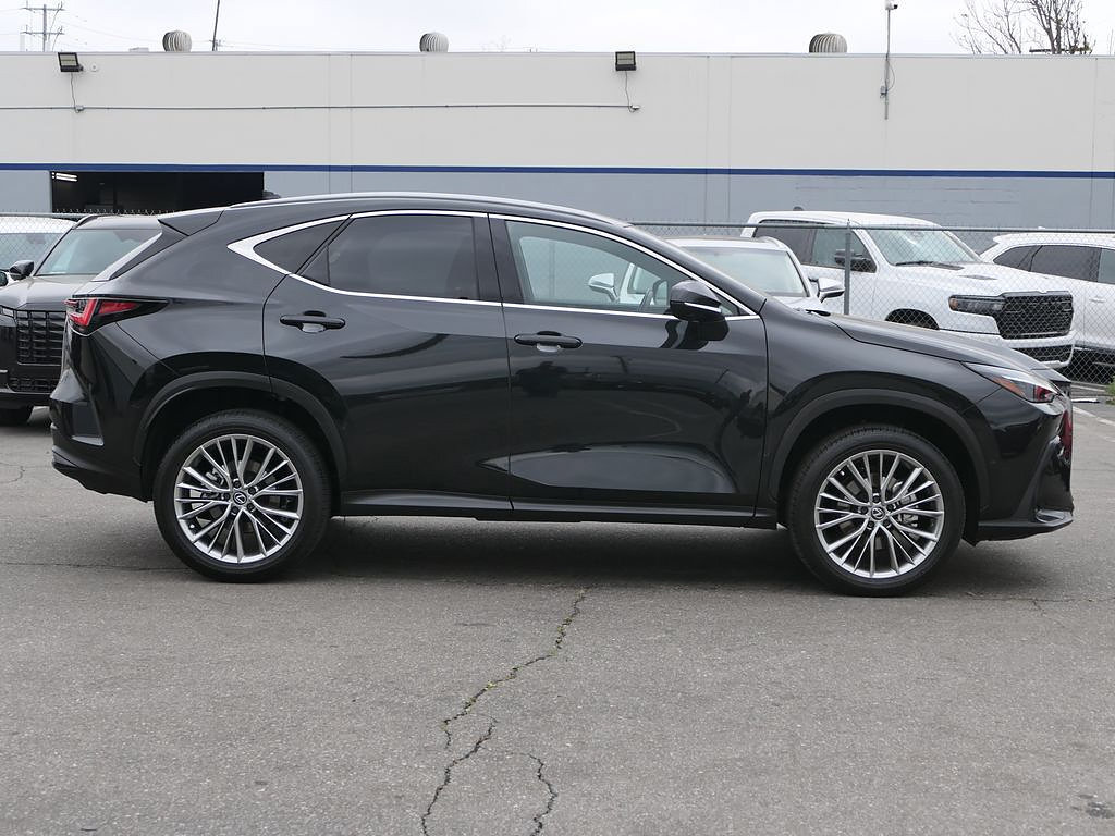 Used 2024 Lexus NX 350h AWD w/ Vision Package image 2