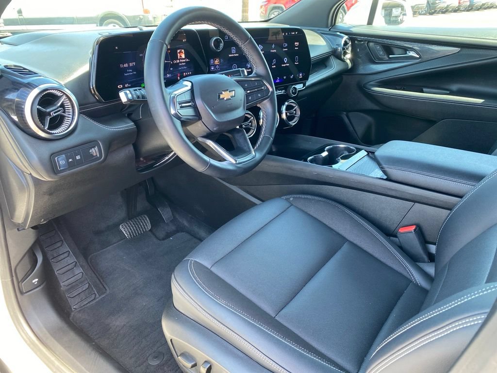 Used 2024 Chevrolet Blazer EV LT AWD/4WD image 27