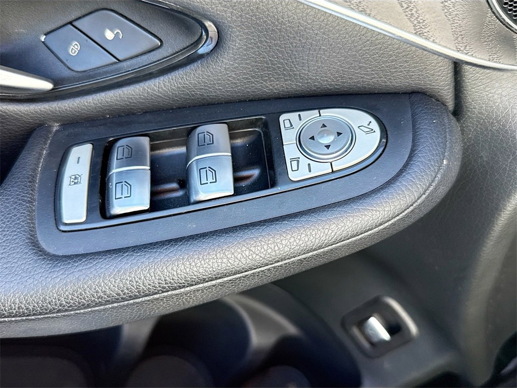 Used 2017 Mercedes-Benz GLC 300 w/ Premium 1 Package image 13