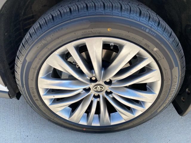 Used 2023 Toyota Highlander Platinum AWD/4WD image 28